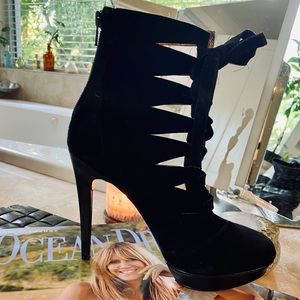 Pelle Moda Black Suede Lace Up Stiletto Booty Sz 6.5